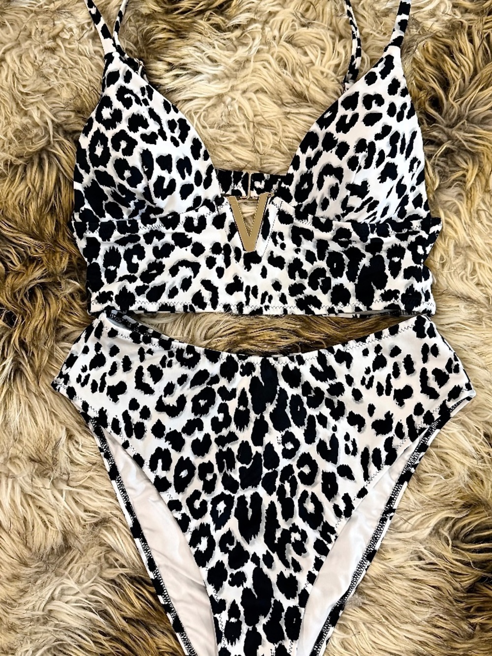 Victoria’s Secret Snow Leopard Plunging V Bikini Set (Size XS)
